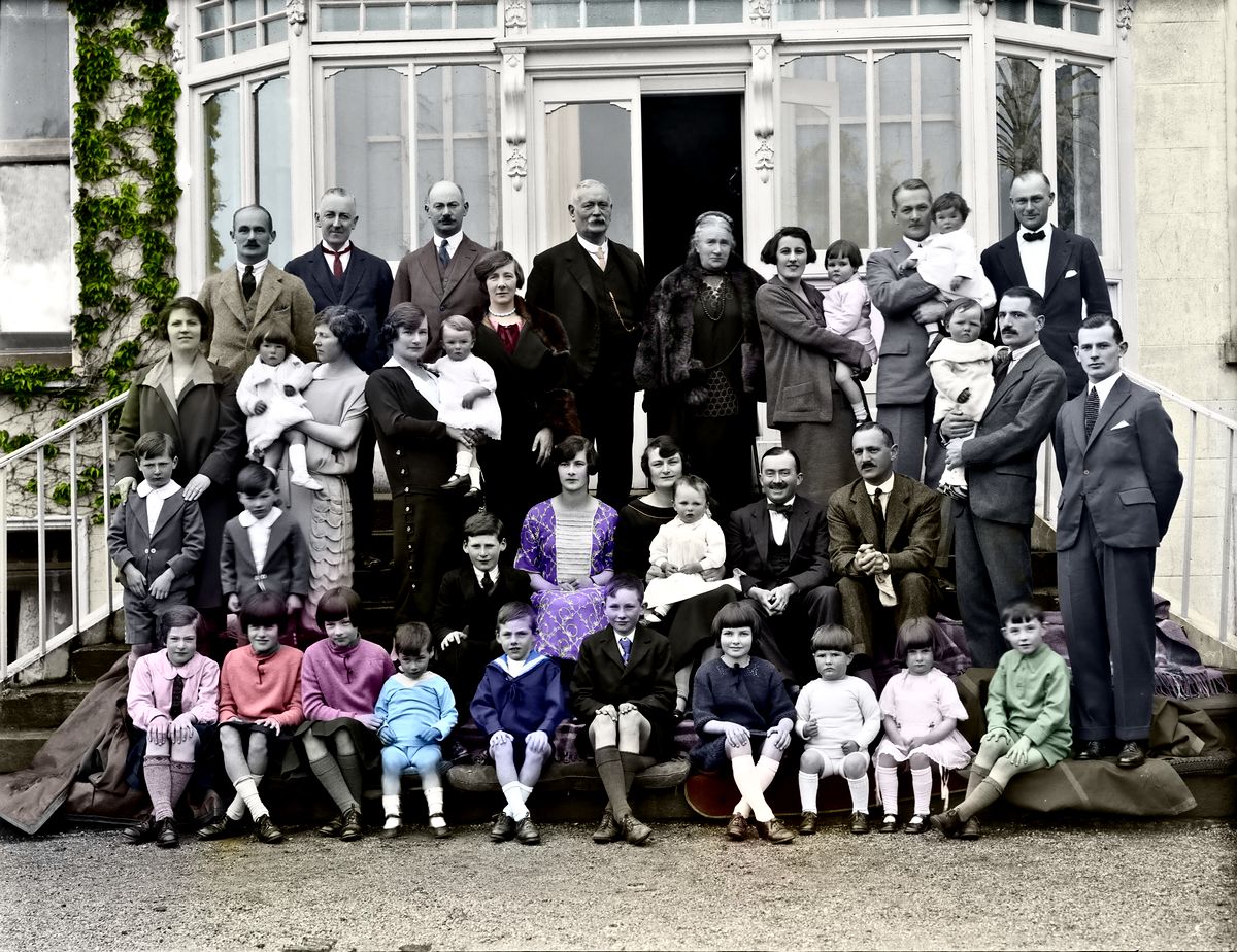 family-colorized result-gallery2