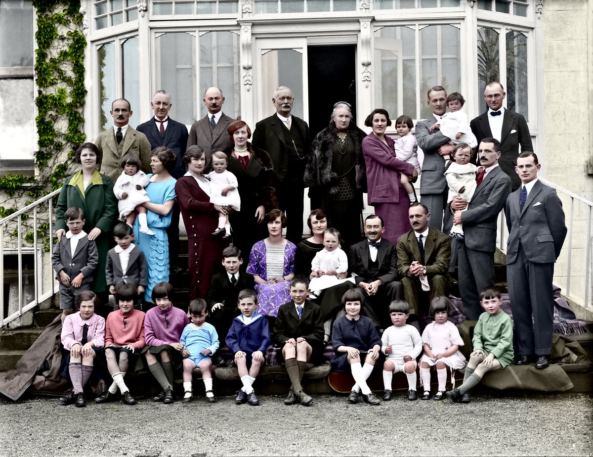 family-colorized result-gallery4